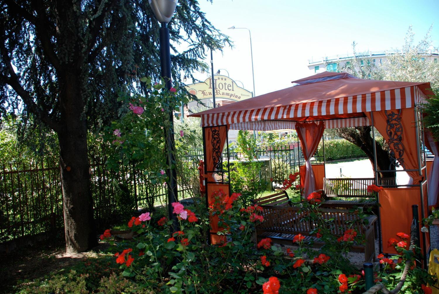 וימודרונה Hotel Ristorante La Rampina מראה חיצוני תמונה