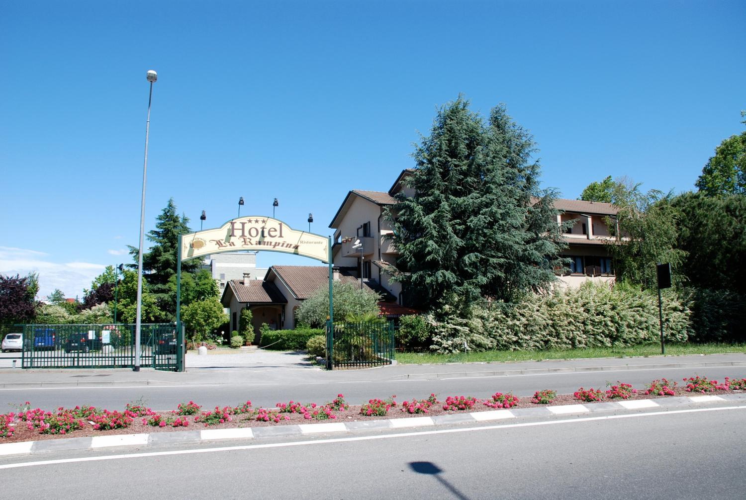 וימודרונה Hotel Ristorante La Rampina מראה חיצוני תמונה
